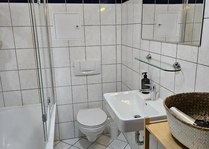 Neue Und Schicke In Stoetteritz Apartamento